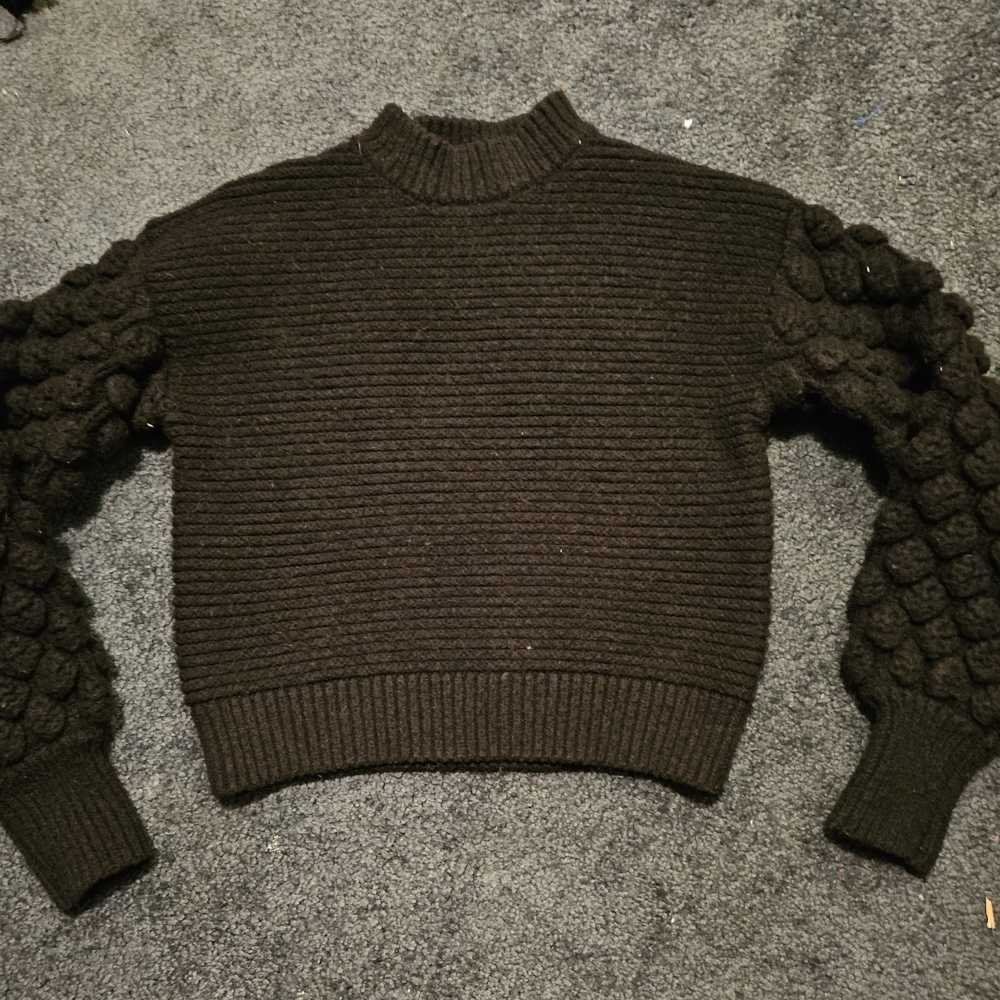 Harper Heritage Bobble Black Textured Sleeve Sweater size small